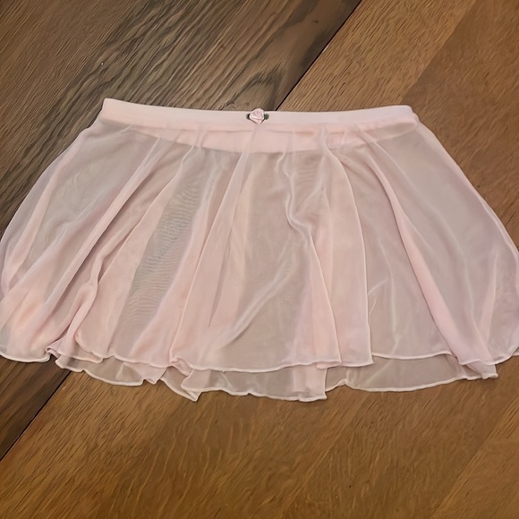Ballet 3-Piece Set includes 2 leotards (black & pink) and 1 pink tutu skirt. 7-8 - Picture 2 of 8